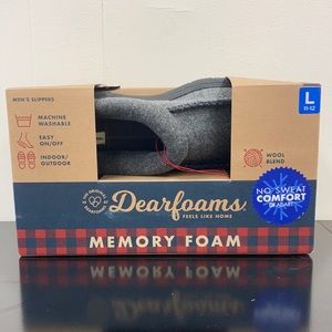 Dearfoams Men’s slippers. NEW.